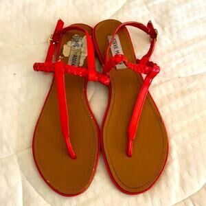 Steve Madden T Strap Flat Sandals 9.5